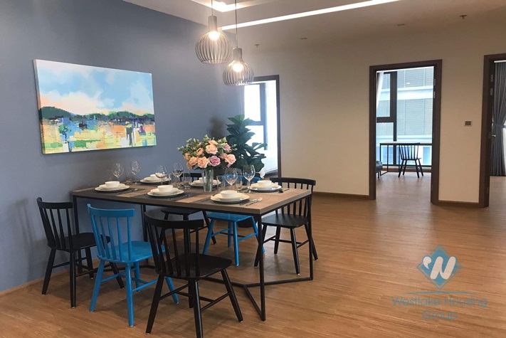 Modern four bedrooms apartment for rent in Vinhome Metropolis, Ba Dinh district, Ha Noi